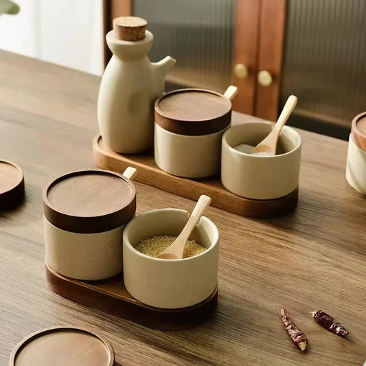 Retro Ceramic Seasoning Jar Pepper Storage Bottle round Ceramic Seasoning Jar with Wooden Lid Salt Pepper Kitchen Tool
