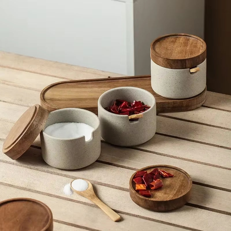 Retro Ceramic Seasoning Jar Pepper Storage Bottle round Ceramic Seasoning Jar with Wooden Lid Salt Pepper Kitchen Tool