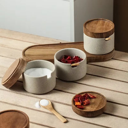 Retro Ceramic Seasoning Jar Pepper Storage Bottle round Ceramic Seasoning Jar with Wooden Lid Salt Pepper Kitchen Tool